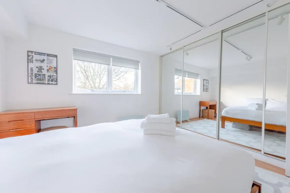 Фото Serene 1 Bedroom Flat Near Canary Wharf