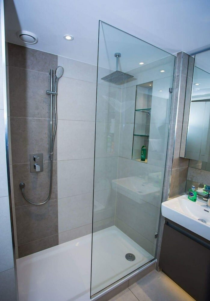 Фото Premium Woolwich 2 Bed Apartment