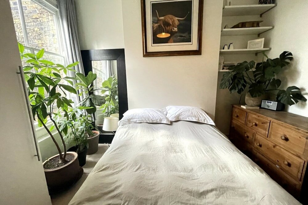 Фото Stylish & Peaceful 1 Bedroom Flat, Clapham!