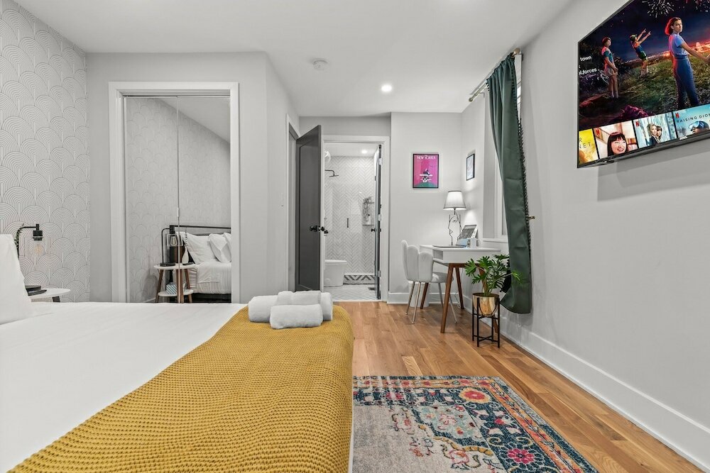 Фото Stylish 3-Bedroom Home in Philly