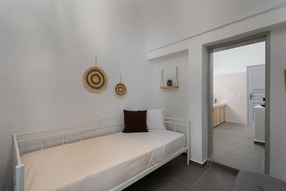 Фото Villa Tholos with Private Jacuzzi