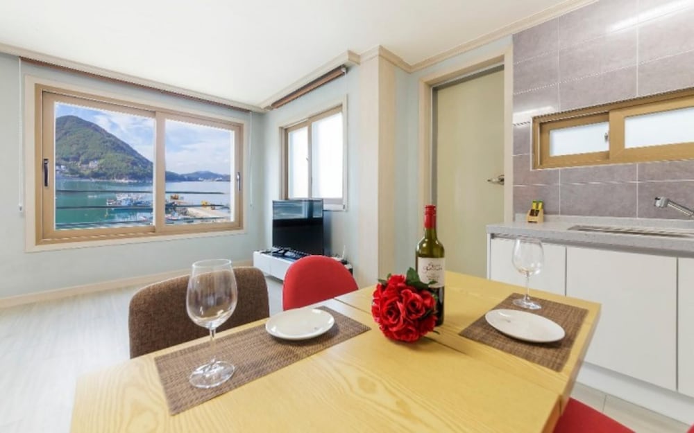 Фото Yeosu Ocean View Pension