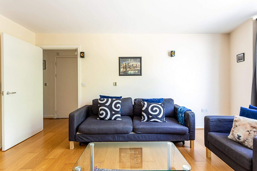 Фото Modern 1 Bedroom Apartment in West London