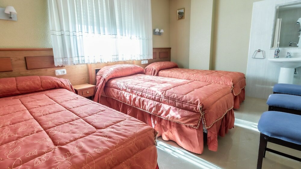 Фото Pensión Isabel by Vivere Stays