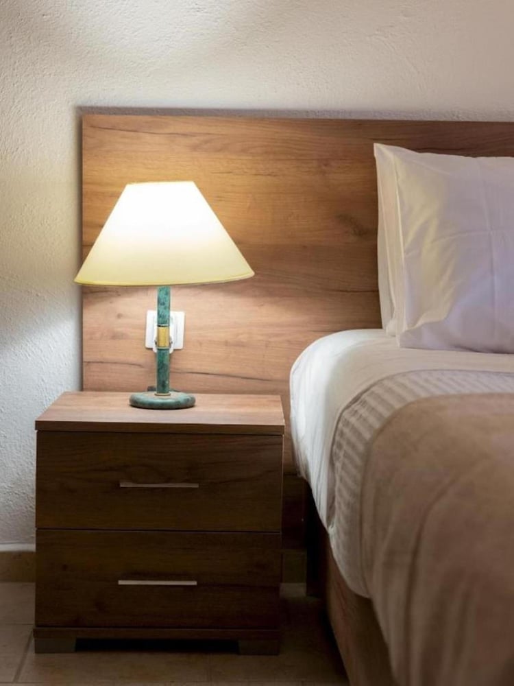 Фото Atalanti Seaside Junior Suites