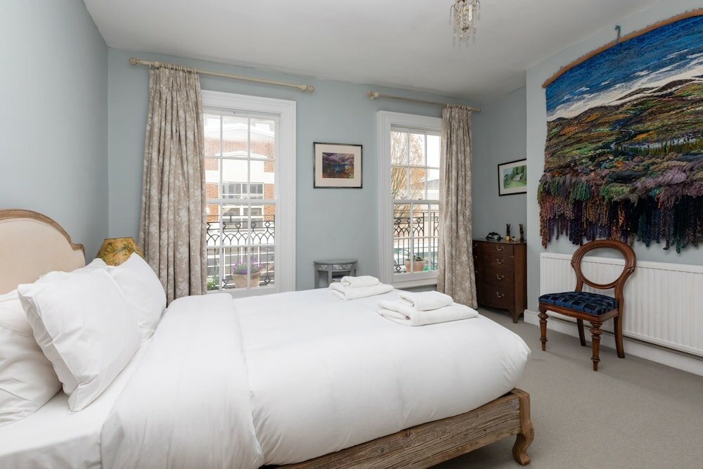 Фото Charming 2bd Georgian Town House - Camden Town