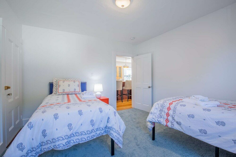 Фото Broom & Board