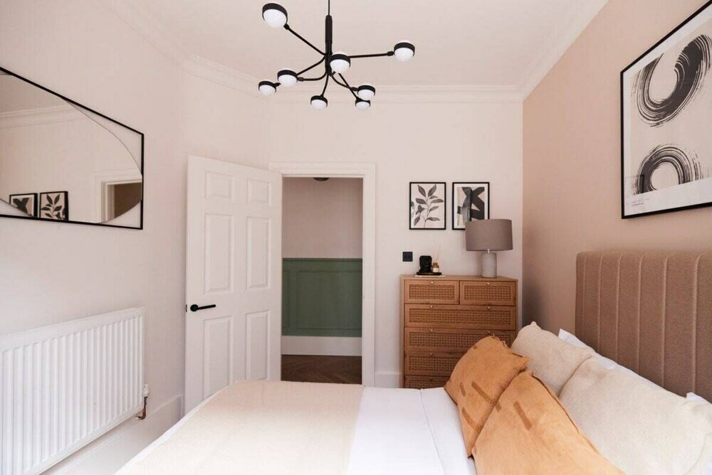 Фото The Elmfield Road Wonder - Dazzling 2bdr Flat