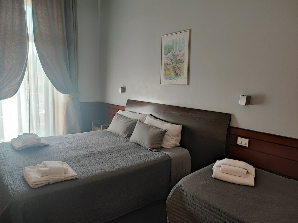 Фото Romalive Hotel