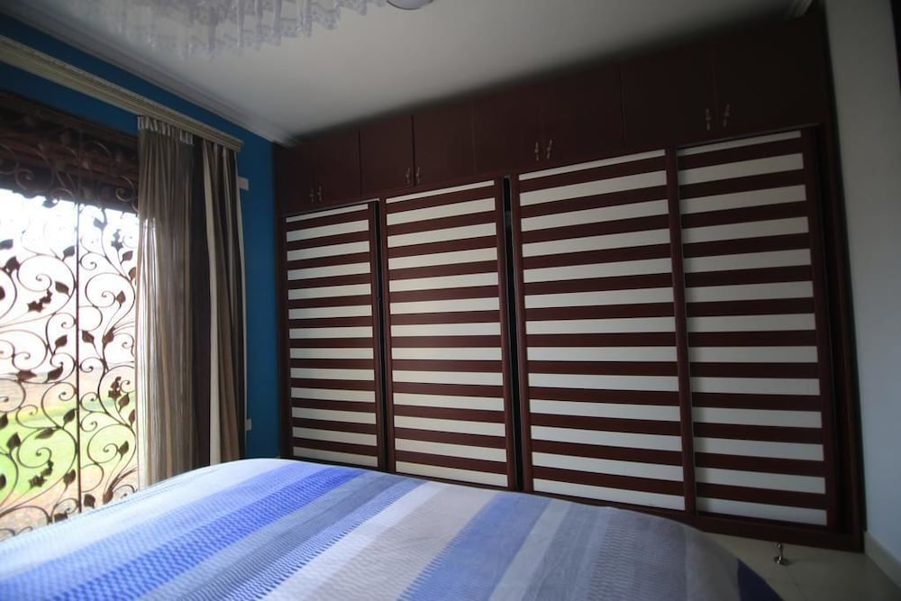 Фото Um Apartments