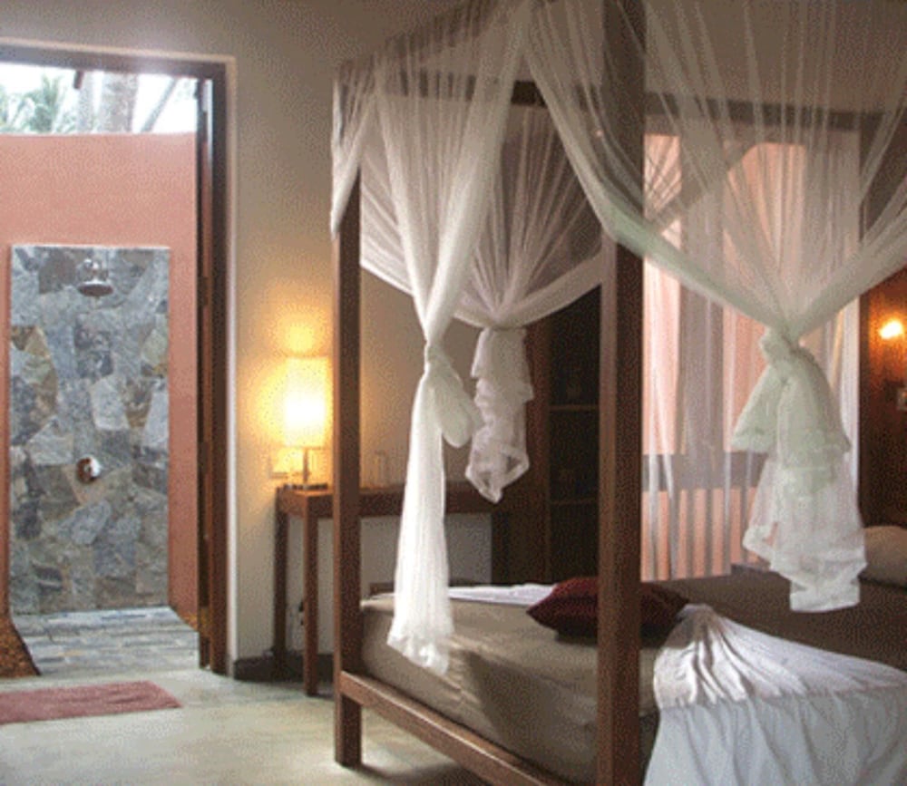 Фото Sanjis The Seaside Cabanas