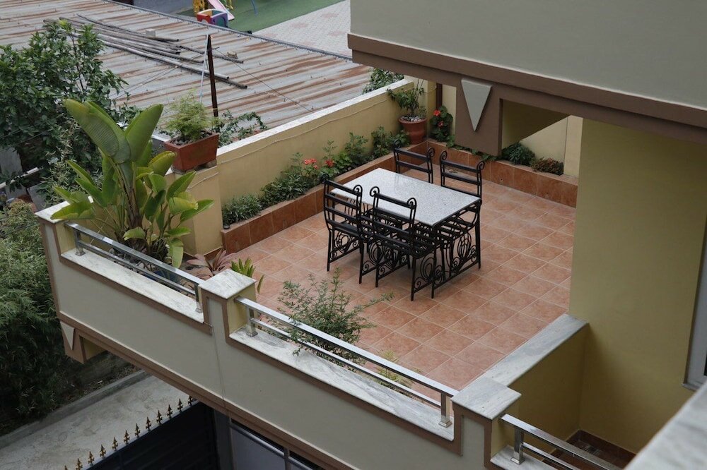 Фото Himalayan Hotel and Service Apartments