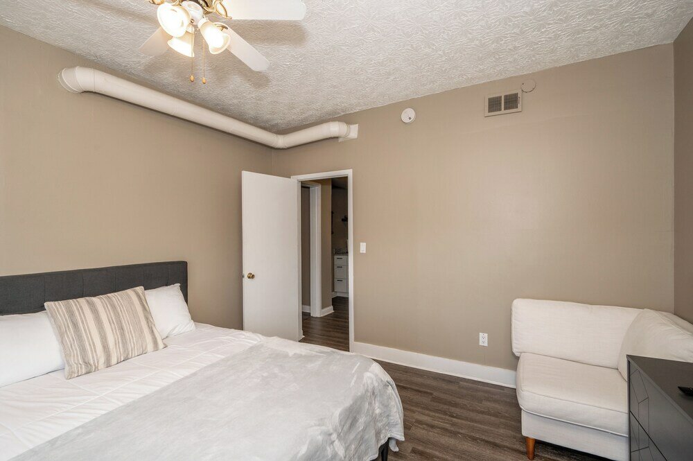 Фото Monmouth Loft 3