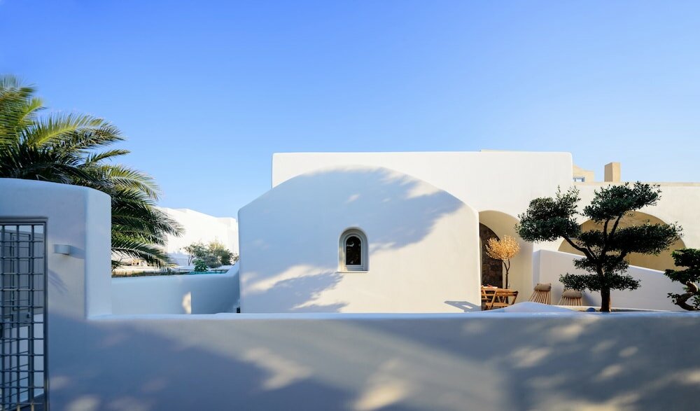 Фото Oia Treasures Art Suites