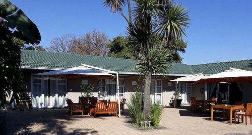 Гостиница Flying Falcon Guesthouse в Эденвале