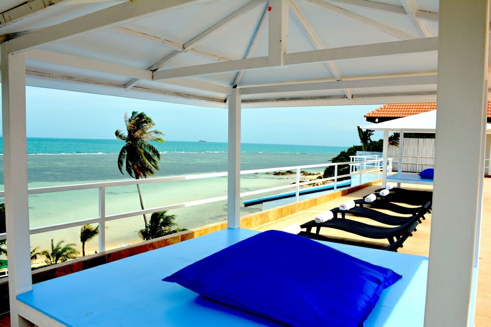 Фото Baan Jai Dee Beach Front Hotel