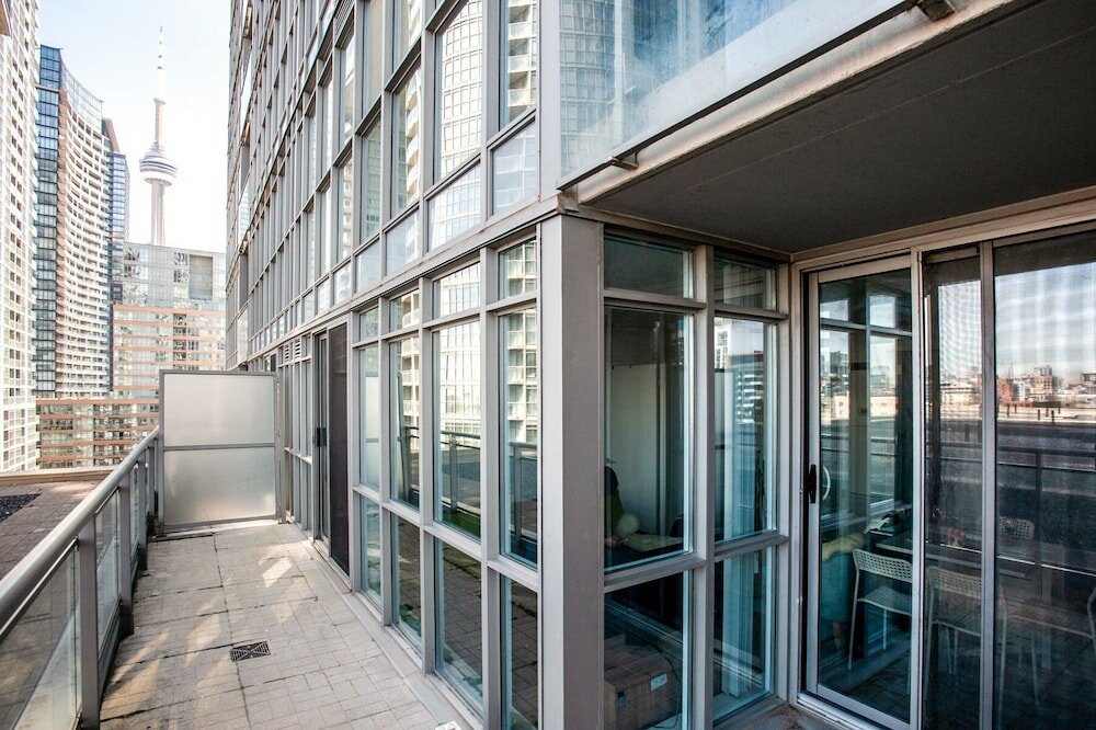 Фото SkyTree - Condos in Heart of Downtown