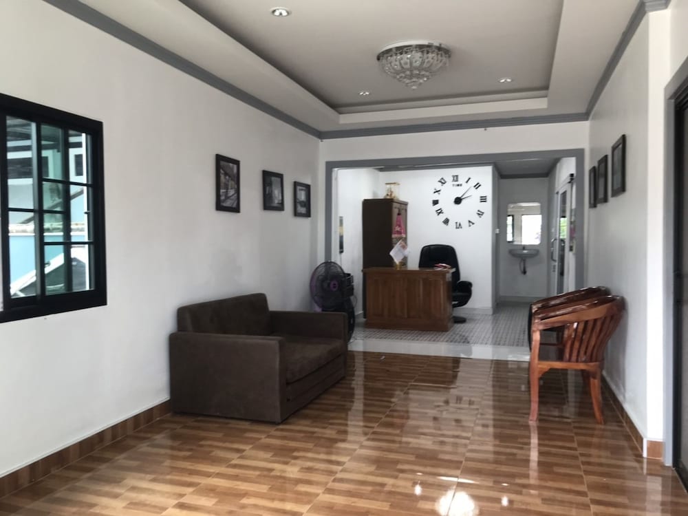 Фото Chaiyai River Front Hotel