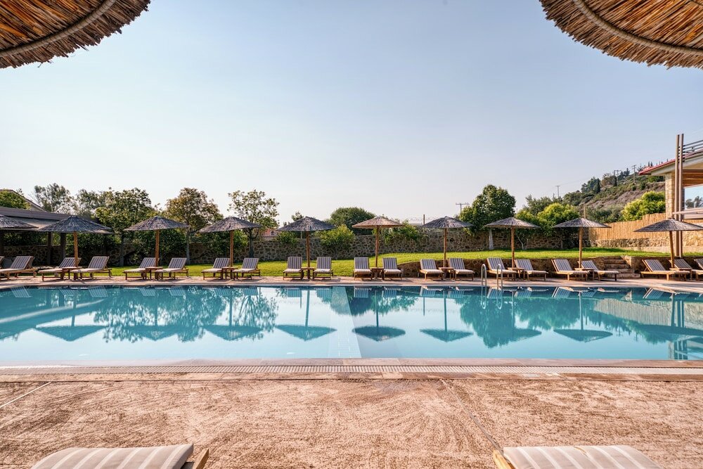 Фото Black and White Boho Resort