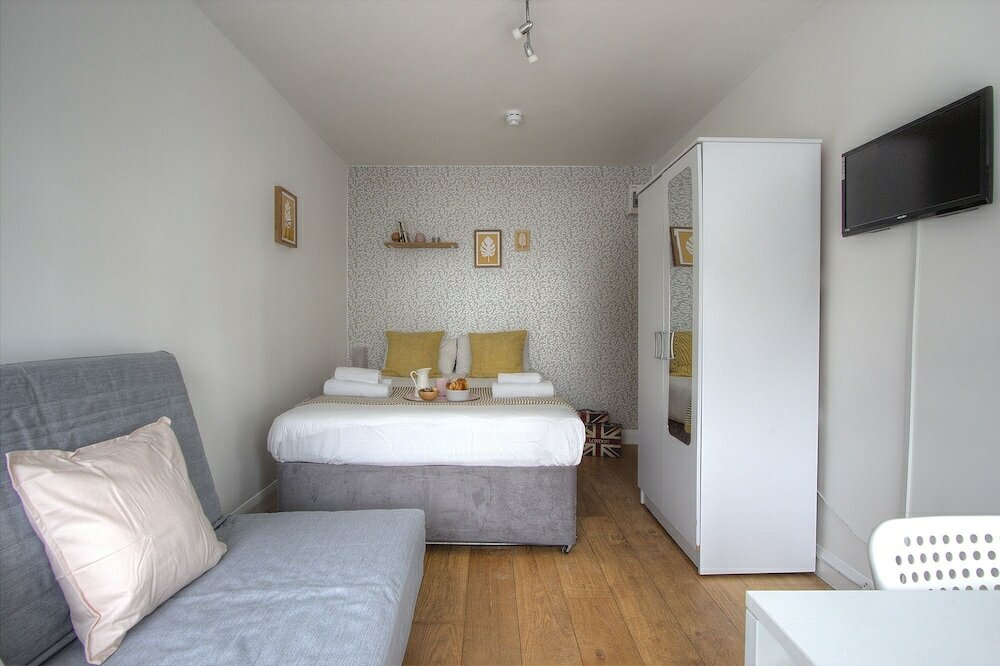 Фото R2 Medium Studio