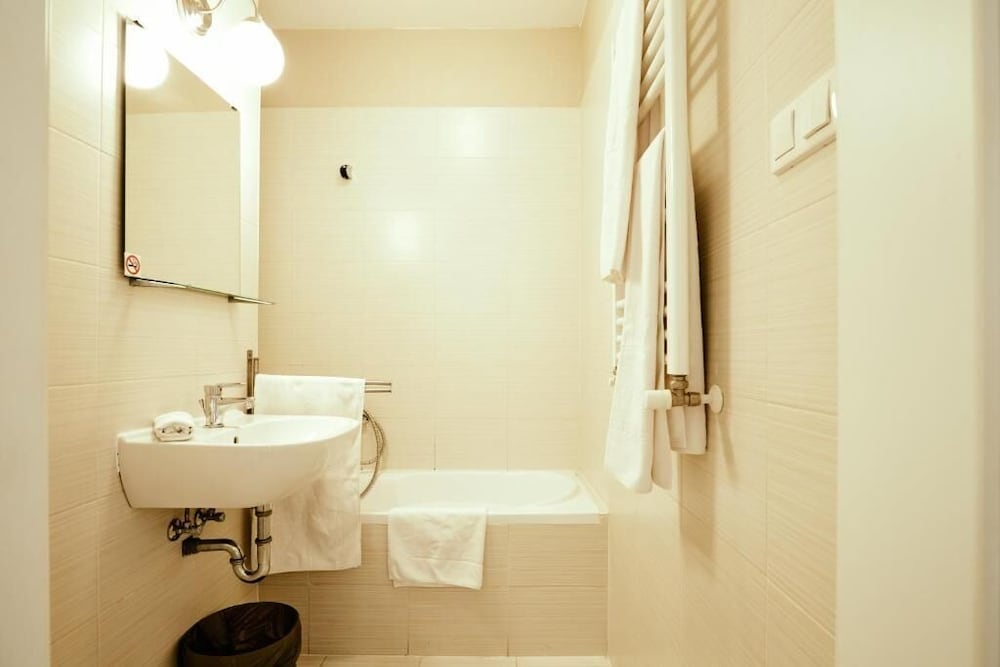 Фото Victoria Garden Apartments