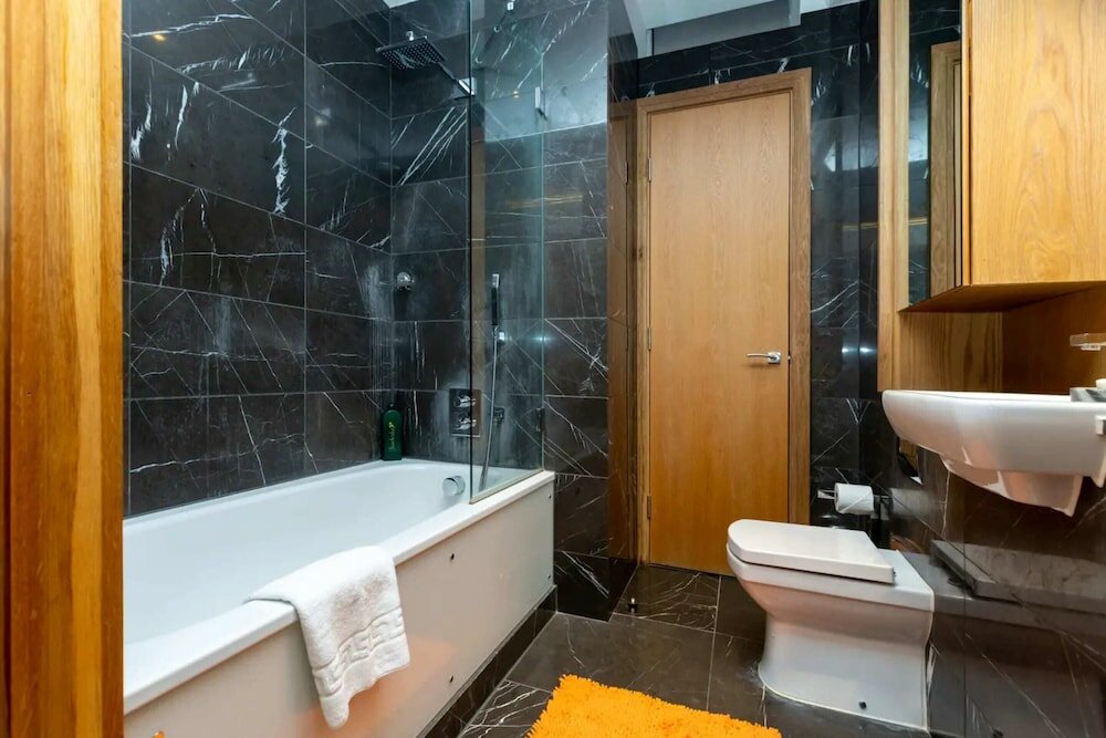 Фото Luxurious 2 Bedroon Flat in the Heart of London