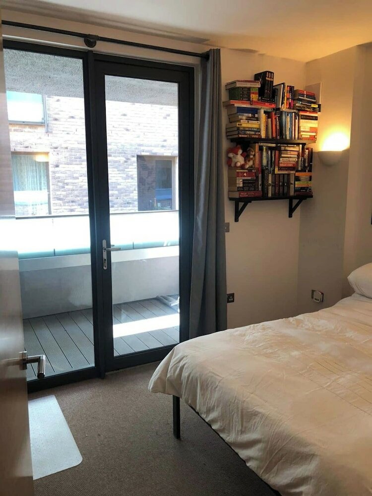 Фото Sleek 1bd Flat W/private Balcony - Denmark Hill!