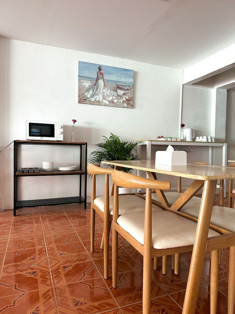 Фото Montana Hotel & Hostel Phuket