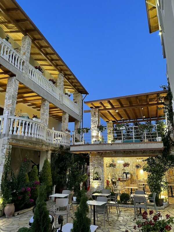 Гостиница Arial Penthouse Suites во Влёре