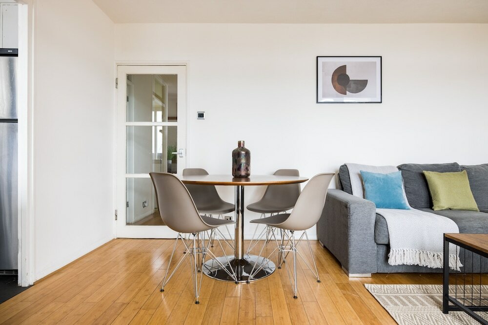 Фото The Bermondsey Collection