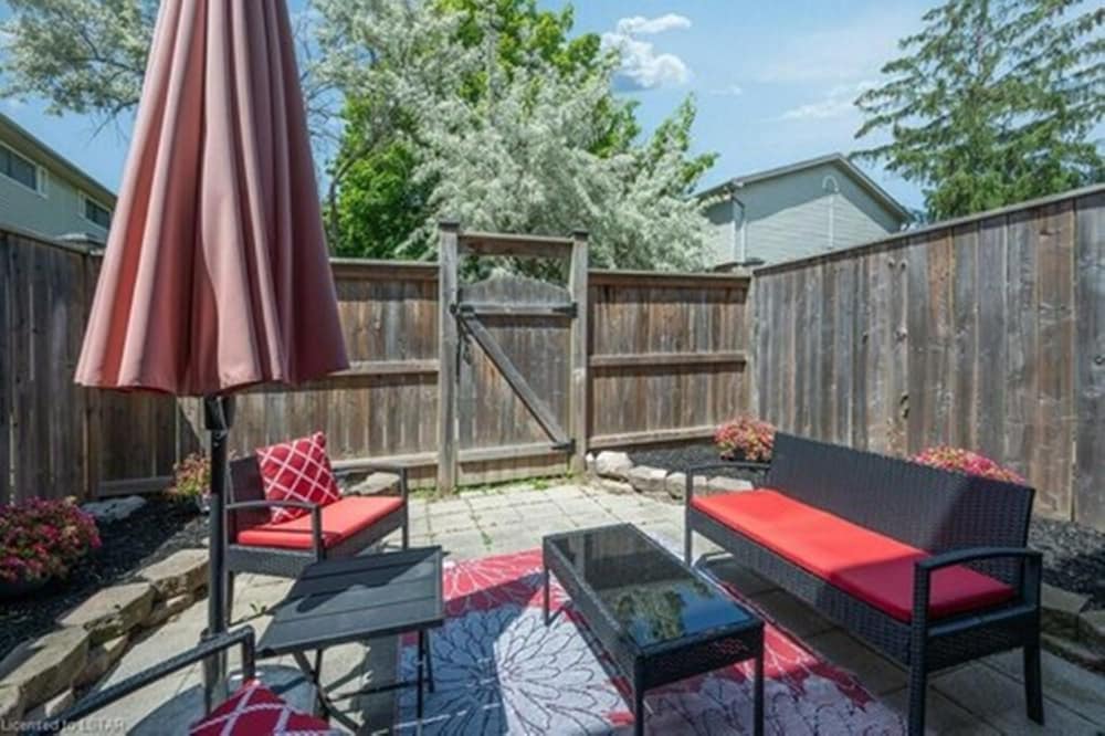 Фото Globalstay. Elegant 3 Bedroom Townhouse in London