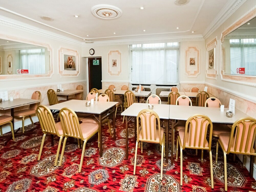 Фото St Georges Hotel Pimlico