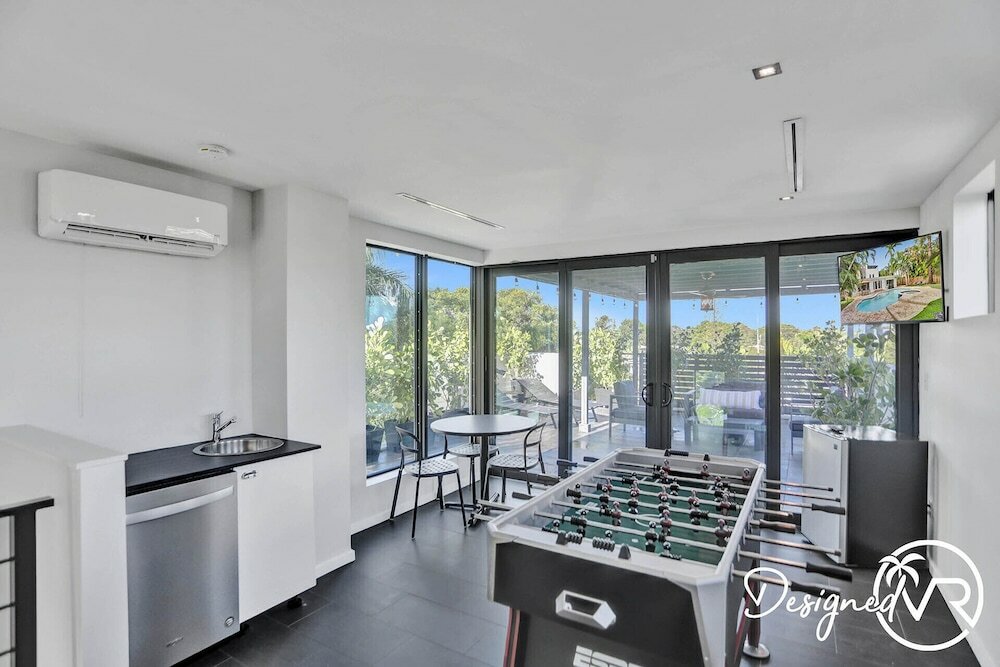 Фото Stunning 5 Br with Heated Pool & Gaming