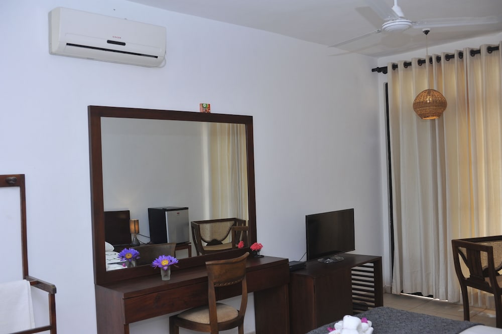 Фото Hideaway Hikkaduwa