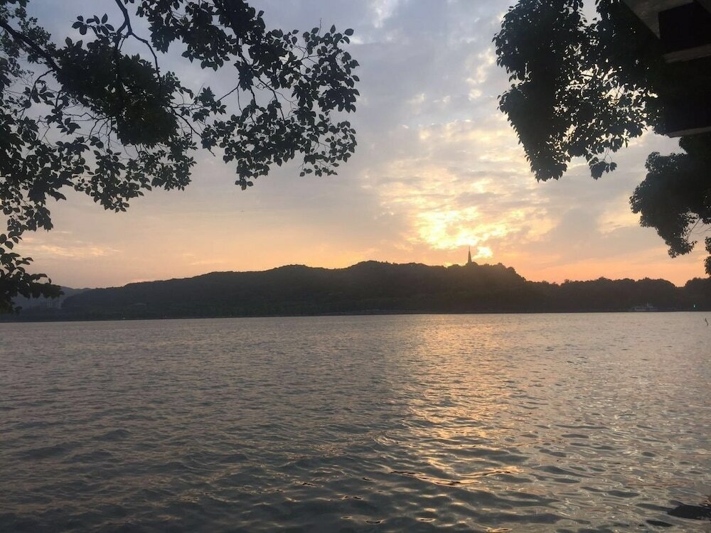 Фото Hangzhou Mao Mao Apartment Hotel