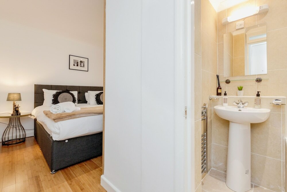 Фото Kings Road Apartments