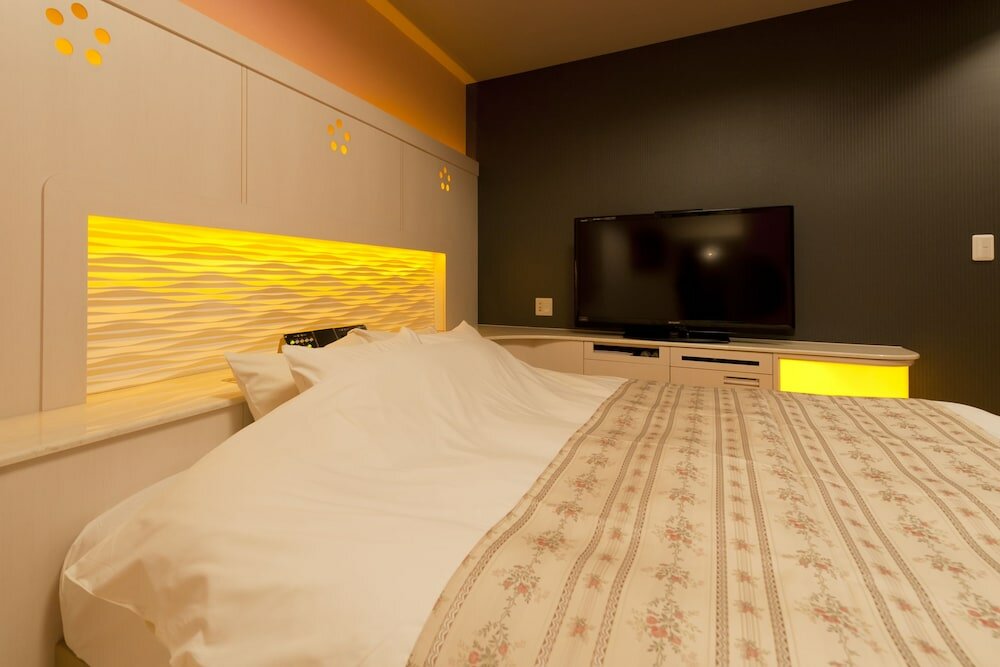 Фото Hotel Iris - Adult Only