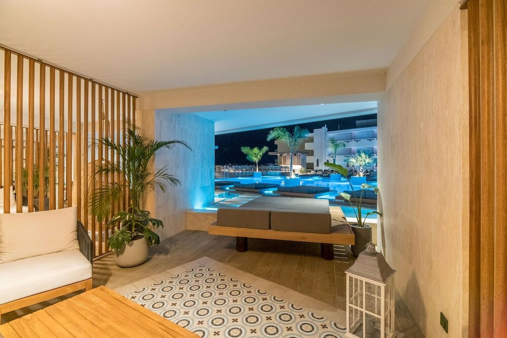 Фото Akasha Beach Hotel & SPA