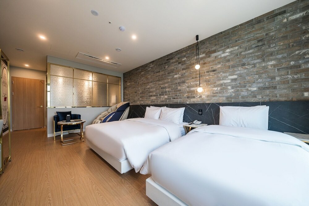 Фото Hotel Four Star