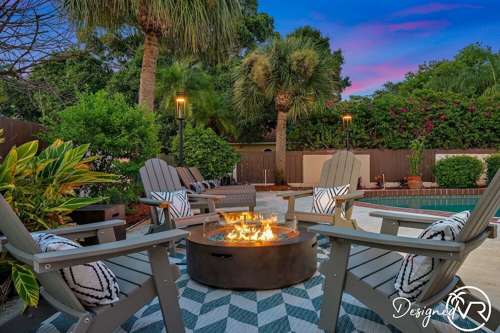 Фото 8 Br Heated Pool & Soccer Field