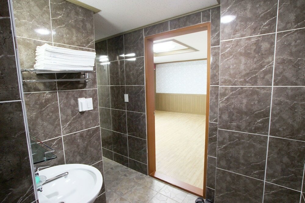 Фото Ulleung Hwangje Hotel