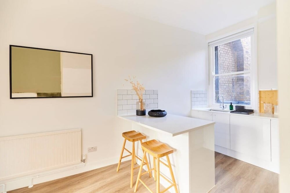 Фото The Fulham Escape - Alluring 5bdr Flat