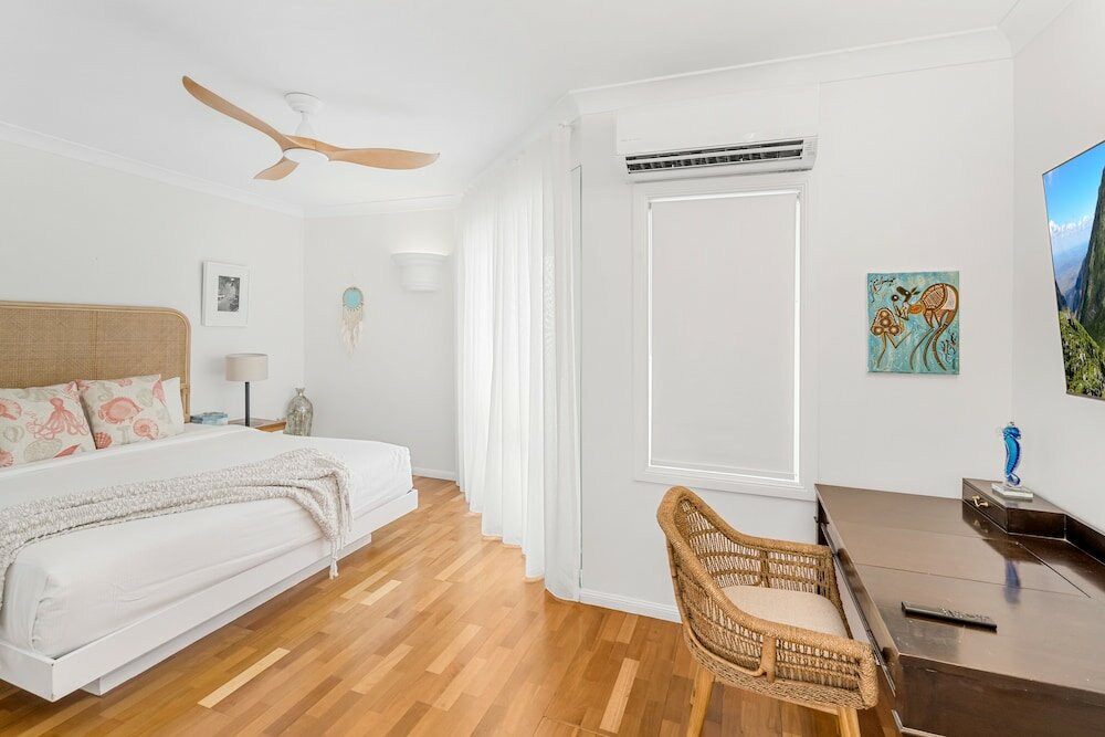 Фото Belle Escapes - Sapphire Suite Absolute Beachfront Alamanda Resort 17