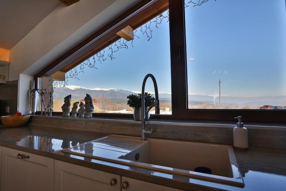 Фото Luxurious Chalet near Pirin Golf Resort