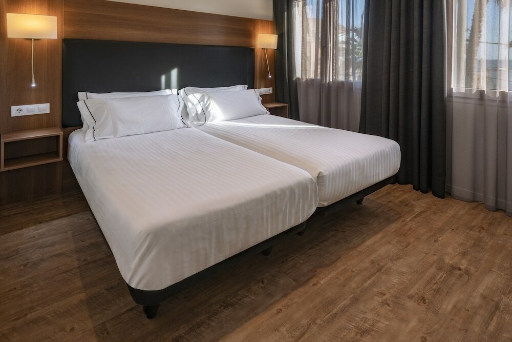 Фото Apartamentos Playa de Castelldefels