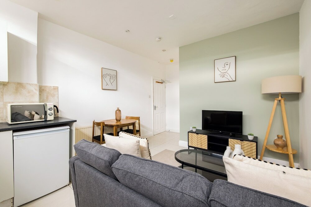 Фото The Gladstone Studio