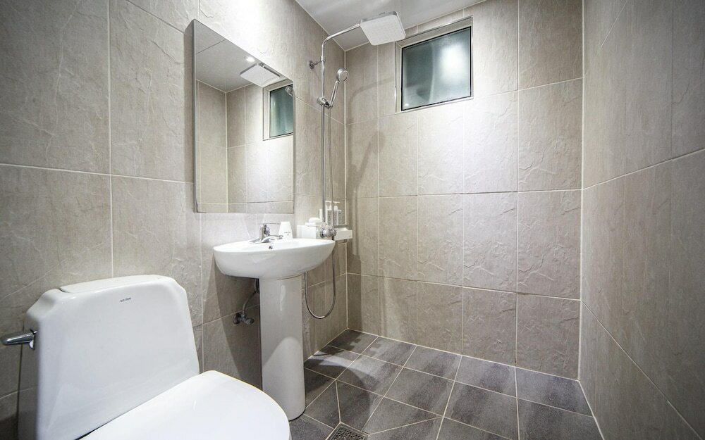 Фото Yeosu Hotel The B