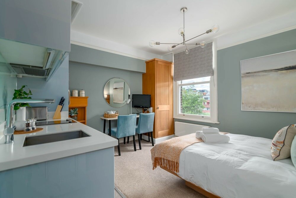 Фото 5 Doughty Street