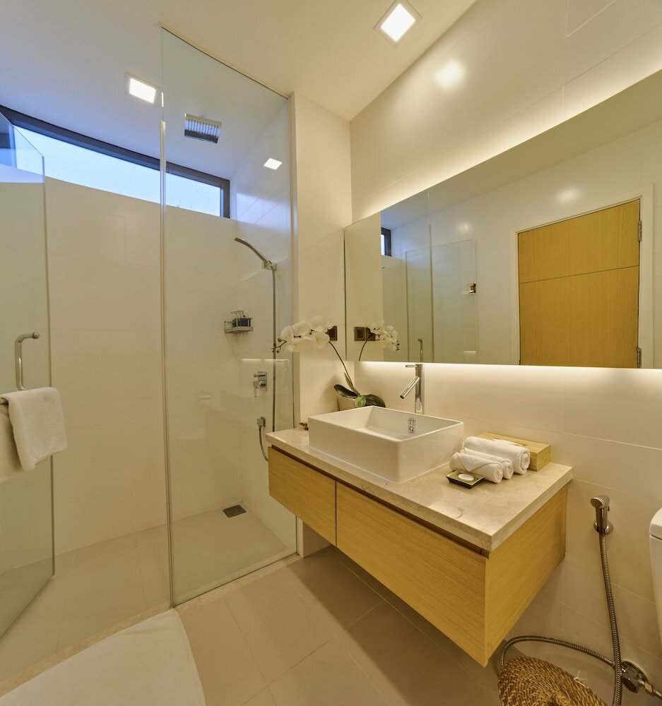 Фото Modern 4 Br villa-golf view for family