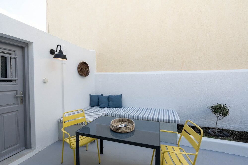 Фото Villa Tholos with Private Jacuzzi